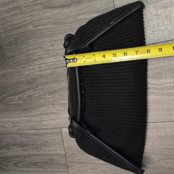 Elegant Black Knit Clutch. Exelent Used Conditon.